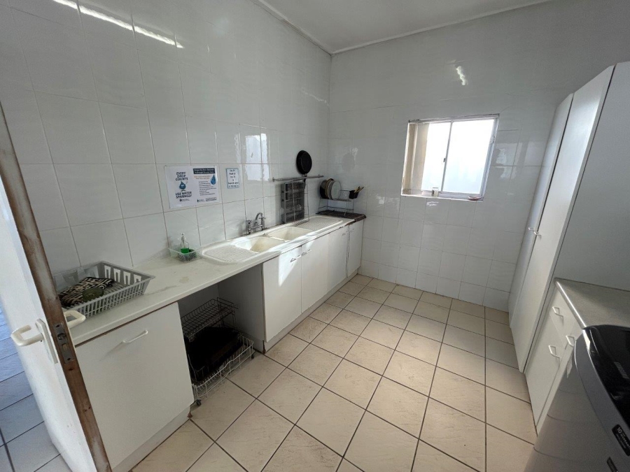 7 Bedroom Property for Sale in Wavecrest Eastern Cape